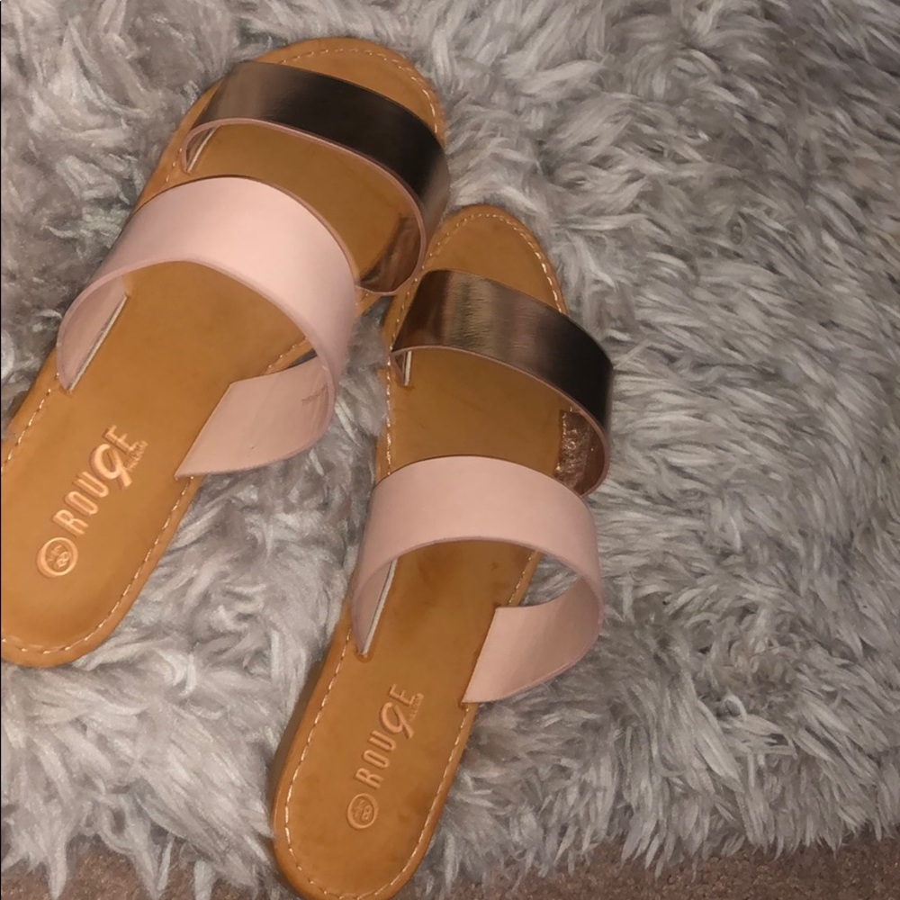 Rouge Helium sandals